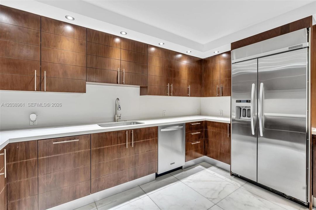 For Sale: $1,485,000 (2 beds, 2 baths, 1882 Square Feet)