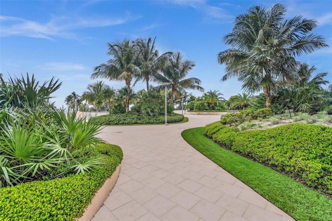 For Sale: $1,485,000 (2 beds, 2 baths, 1882 Square Feet)