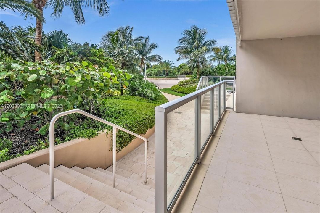 For Sale: $1,485,000 (2 beds, 2 baths, 1882 Square Feet)