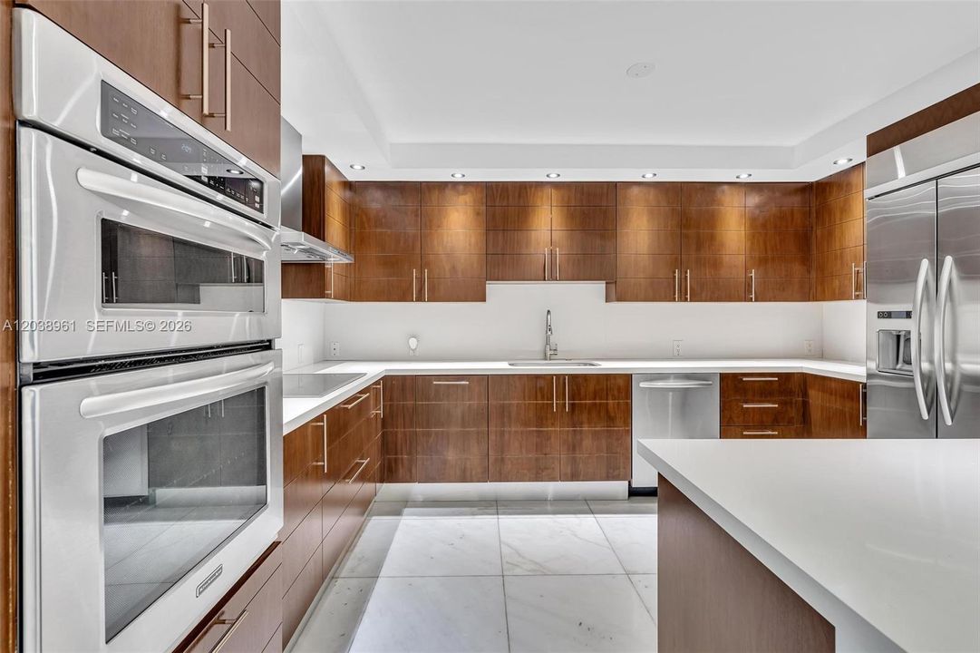 For Sale: $1,485,000 (2 beds, 2 baths, 1882 Square Feet)