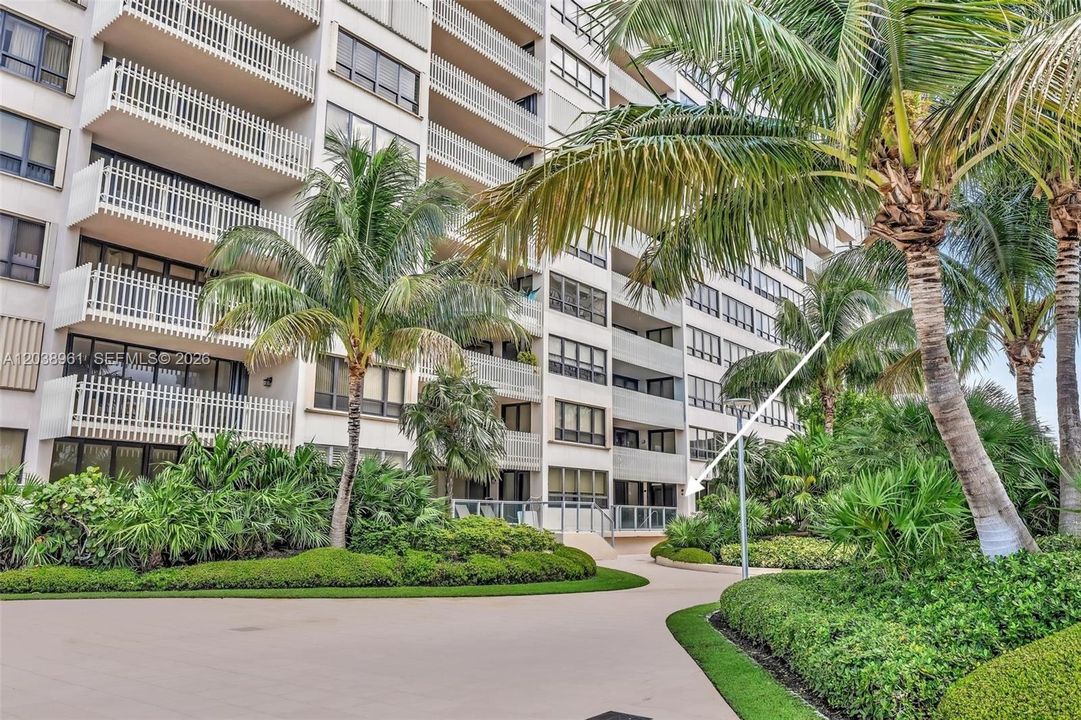 For Sale: $1,485,000 (2 beds, 2 baths, 1882 Square Feet)