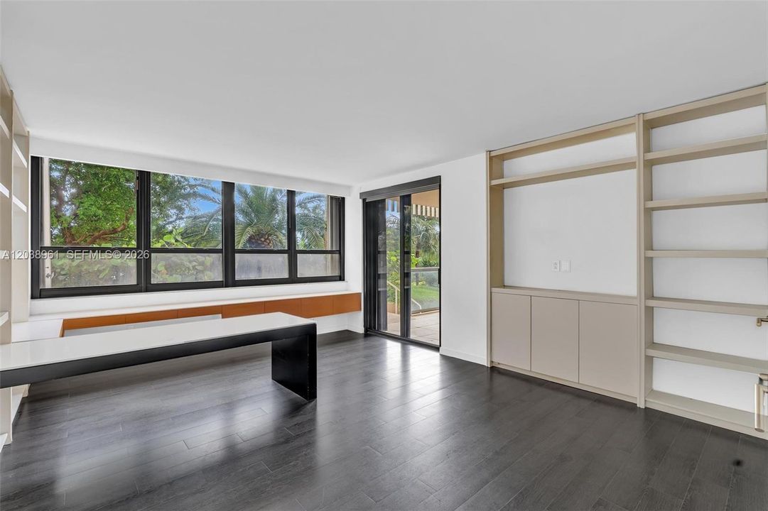 For Sale: $1,485,000 (2 beds, 2 baths, 1882 Square Feet)