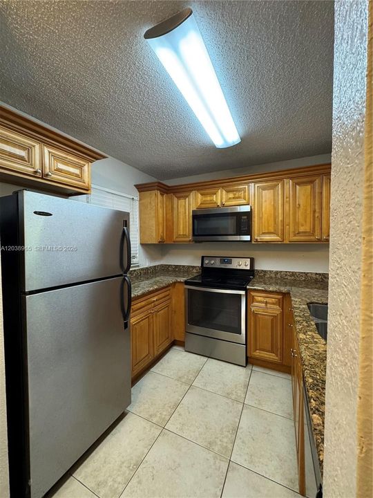 В аренду: $1,850 (2 спален, 1 ванн, 904 Квадратных фут)