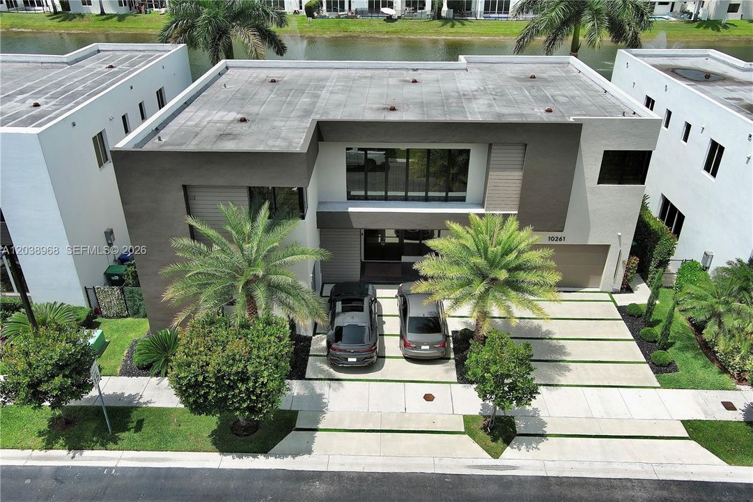 For Sale: $2,845,000 (5 beds, 5 baths, 3841 Square Feet)