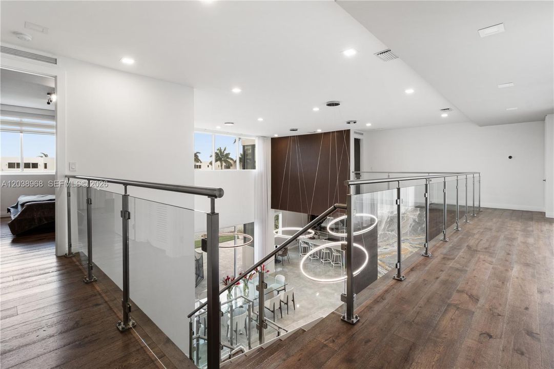 For Sale: $2,845,000 (5 beds, 5 baths, 3841 Square Feet)