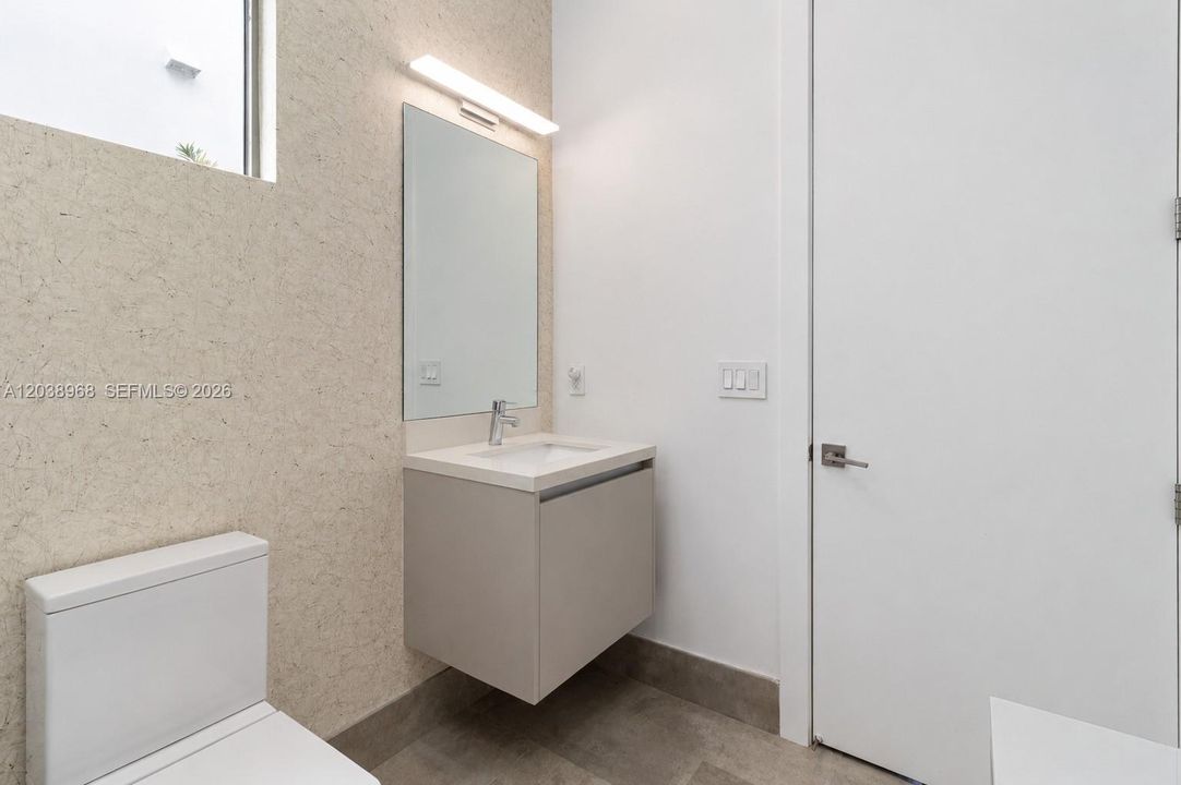 For Sale: $2,845,000 (5 beds, 5 baths, 3841 Square Feet)