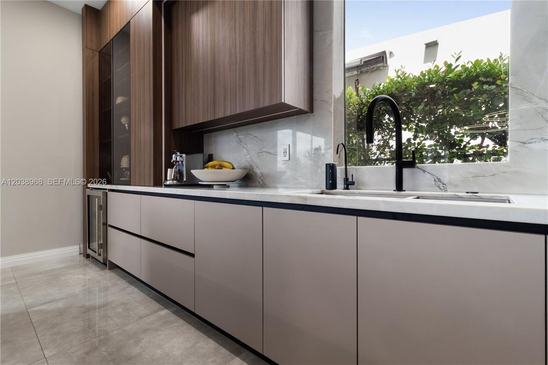 For Sale: $2,845,000 (5 beds, 5 baths, 3841 Square Feet)
