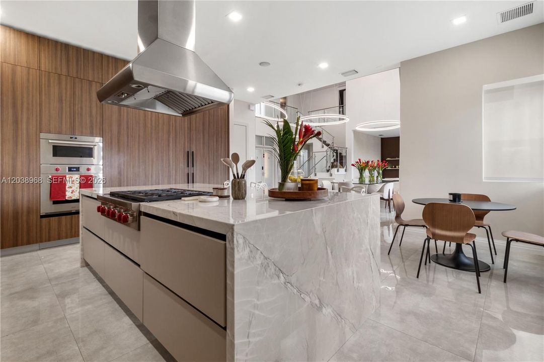 For Sale: $2,845,000 (5 beds, 5 baths, 3841 Square Feet)