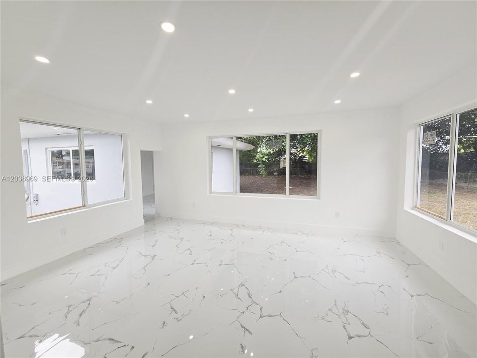 Active With Contract: $735,000 (5 beds, 3 baths, 1776 Square Feet)