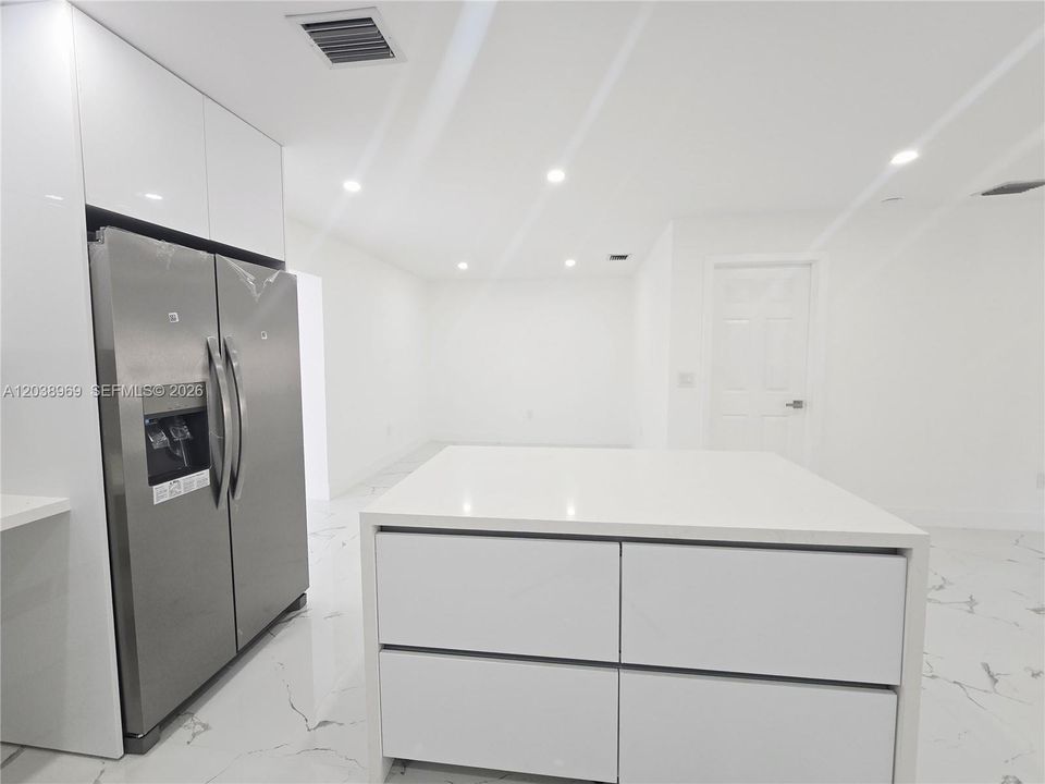 Active With Contract: $735,000 (5 beds, 3 baths, 1776 Square Feet)