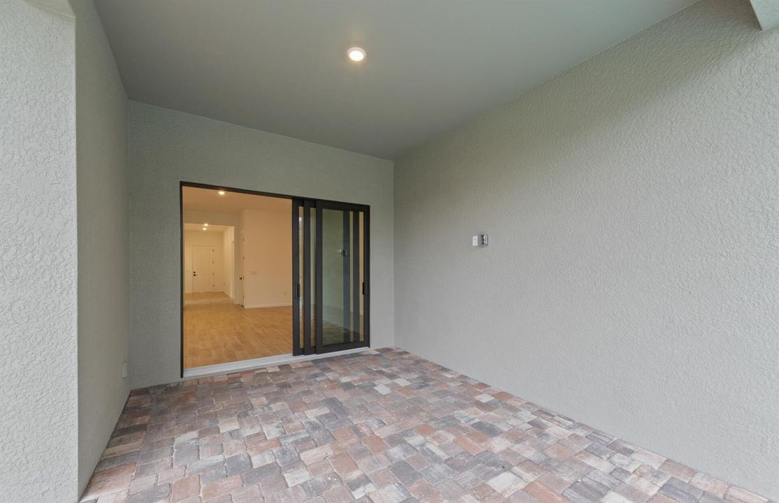 SWFL_DV_TER_43200_Prestige_lanai 2