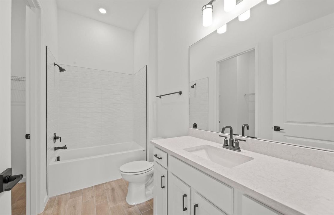 SWFL_DV_TER_43200_Prestige_Bath 2