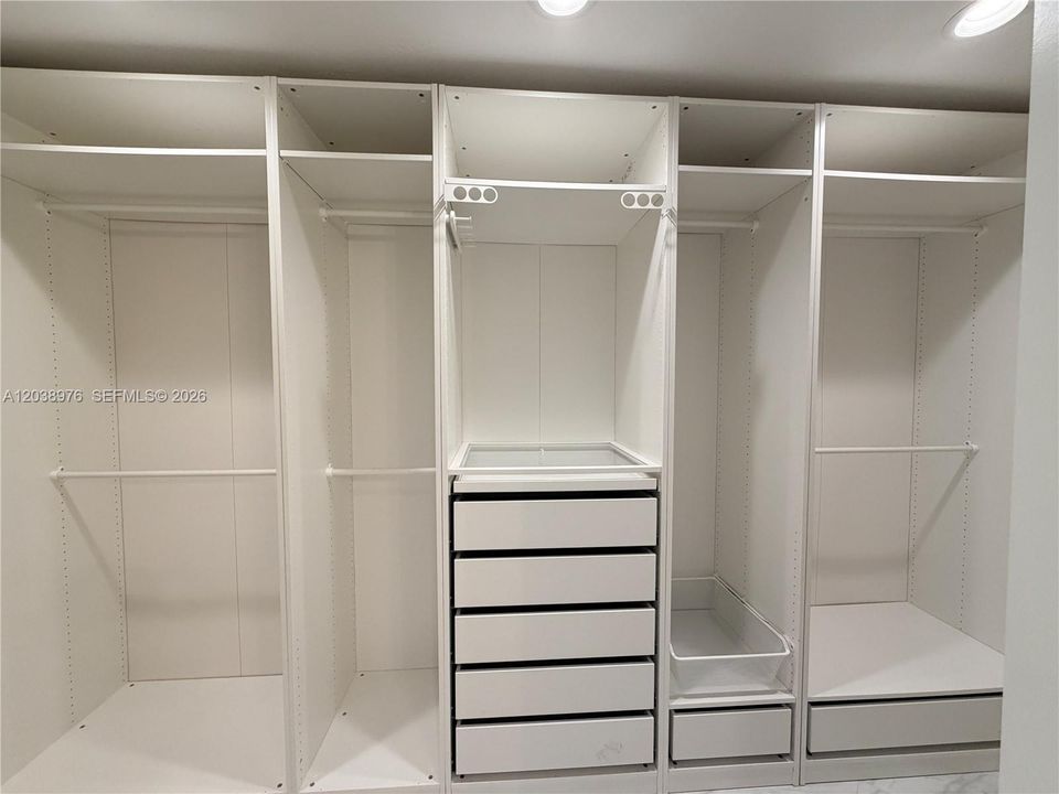 В аренду: $4,000 (3 спален, 2 ванн, 1552 Квадратных фут)