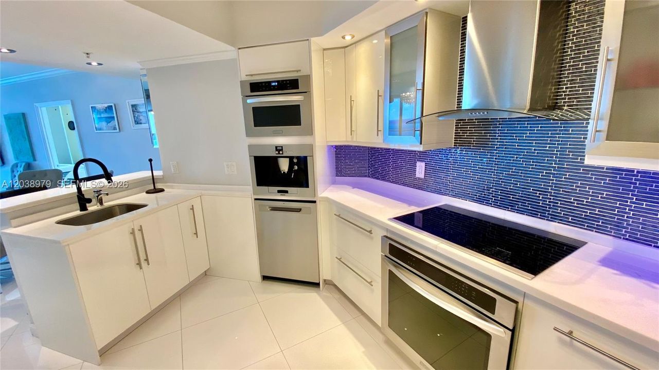 В аренду: $6,500 (2 спален, 2 ванн, 1602 Квадратных фут)