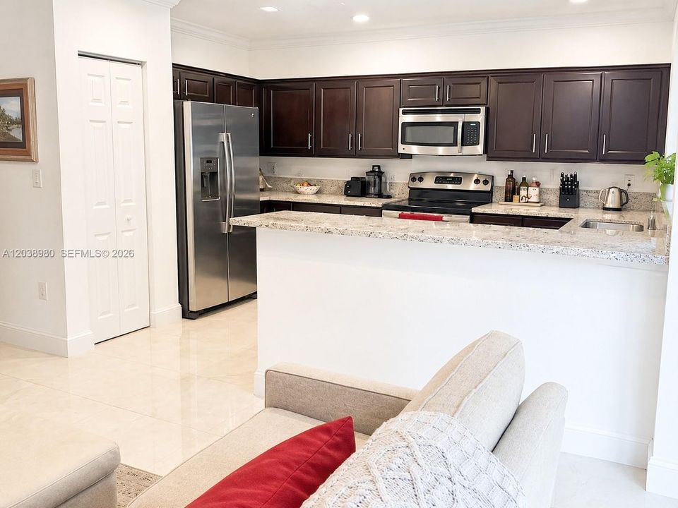 For Rent: $3,250 (3 beds, 2 baths, 1700 Square Feet)
