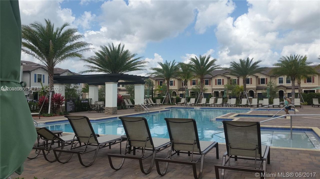 For Rent: $3,250 (3 beds, 2 baths, 1700 Square Feet)