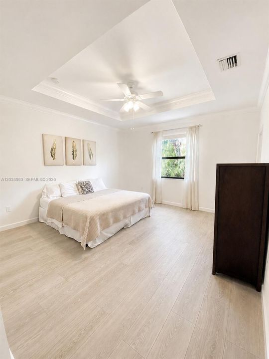 For Rent: $3,250 (3 beds, 2 baths, 1700 Square Feet)