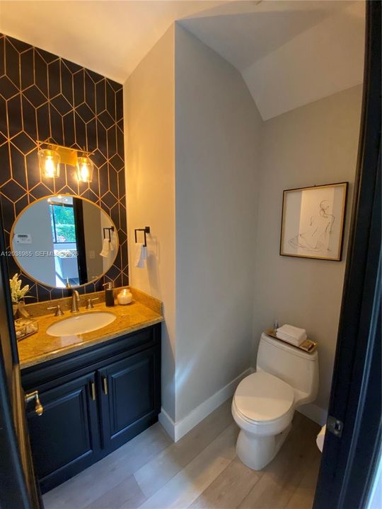 1/2 Bathroom/