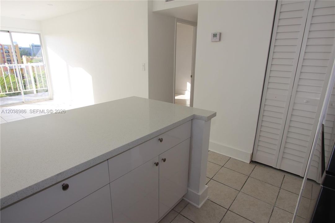 В аренду: $1,800 (1 спален, 1 ванн, 605 Квадратных фут)