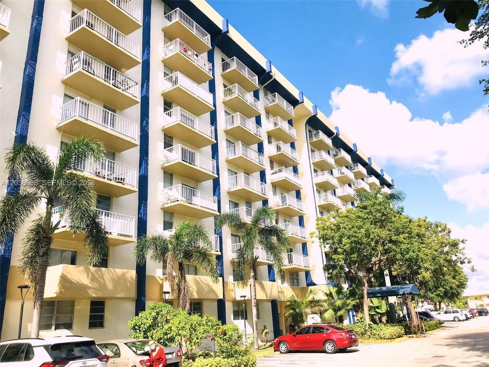 В аренду: $1,800 (1 спален, 1 ванн, 605 Квадратных фут)
