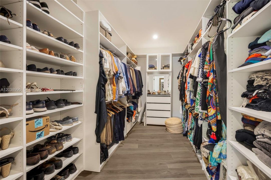 En Venta: $4,150,000 (4 camas, 3 baños, 3031 Pies cuadrados)