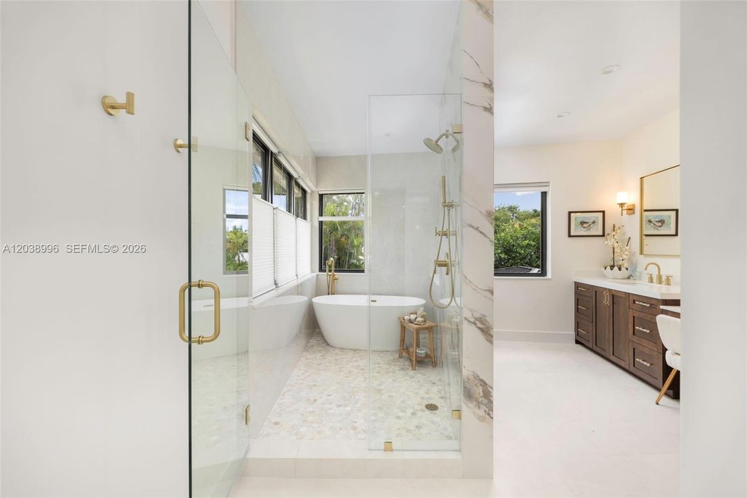 En Venta: $4,150,000 (4 camas, 3 baños, 3031 Pies cuadrados)