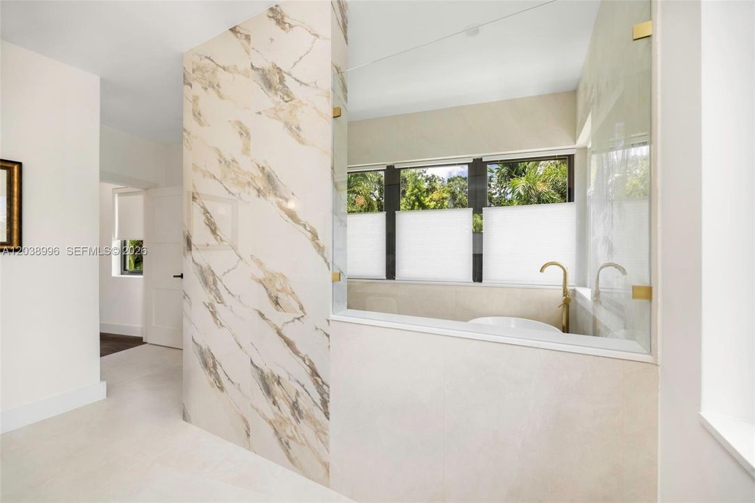 En Venta: $4,150,000 (4 camas, 3 baños, 3031 Pies cuadrados)