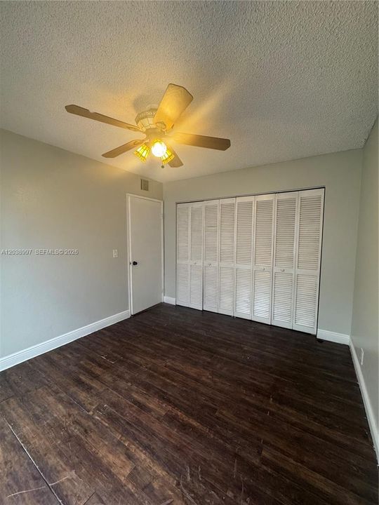 В аренду: $1,900 (2 спален, 2 ванн, 904 Квадратных фут)
