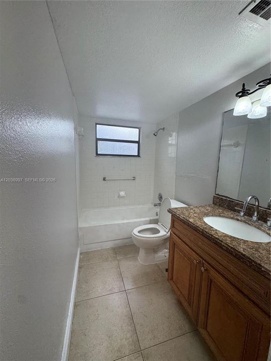 В аренду: $1,900 (2 спален, 2 ванн, 904 Квадратных фут)