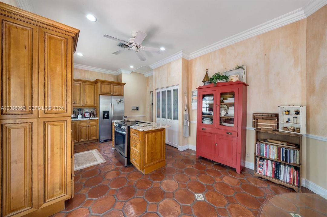 В аренду: $3,500 (2 спален, 2 ванн, 1831 Квадратных фут)