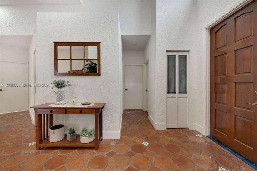 В аренду: $3,500 (2 спален, 2 ванн, 1831 Квадратных фут)