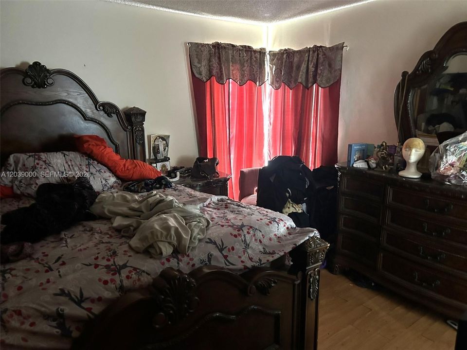 For Sale: $145,000 (2 beds, 2 baths, 1046 Square Feet)