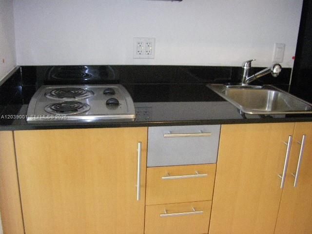 For Sale: $270,000 (0 beds, 1 baths, 508 Square Feet)