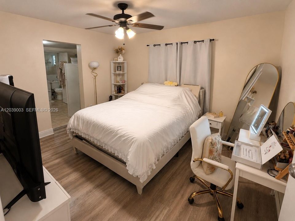 В аренду: $4,300 (3 спален, 3 ванн, 1611 Квадратных фут)