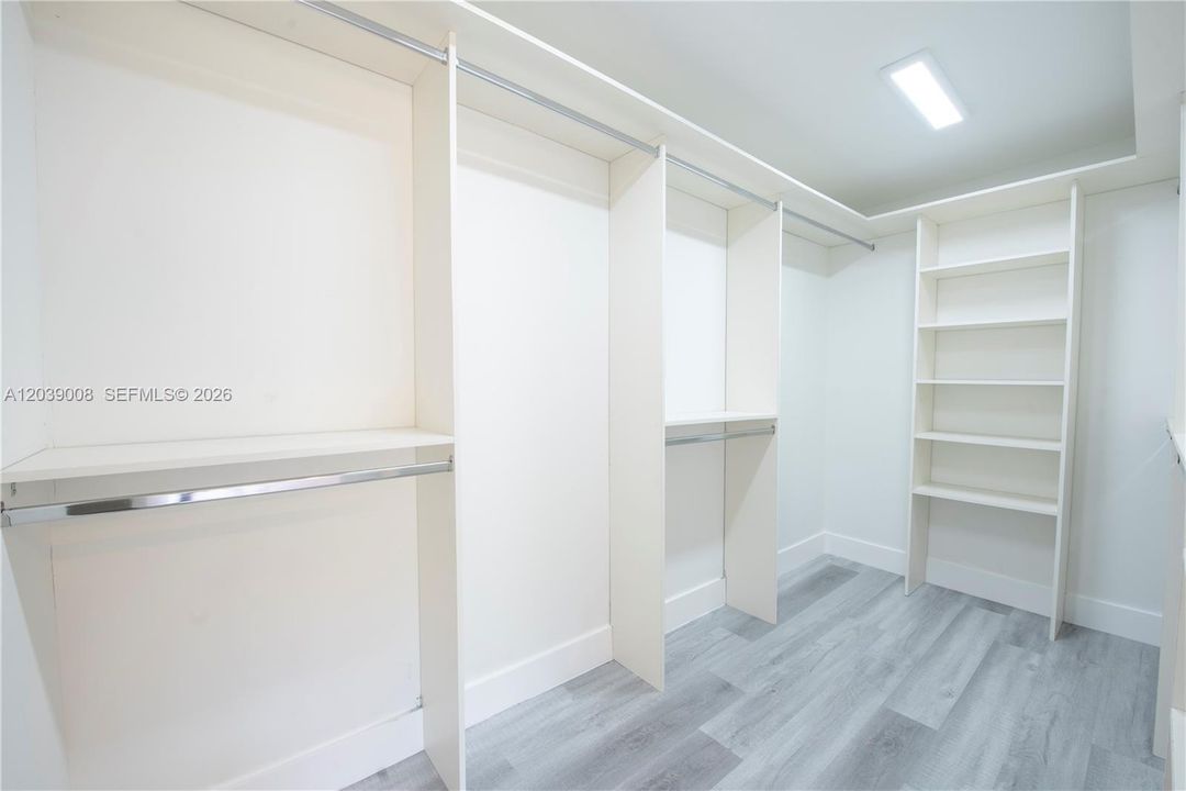 For Rent: $5,200 (3 beds, 2 baths, 1599 Square Feet)