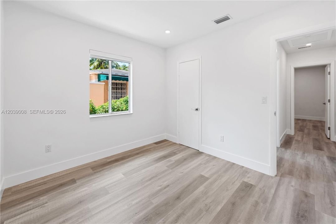 For Rent: $5,200 (3 beds, 2 baths, 1599 Square Feet)