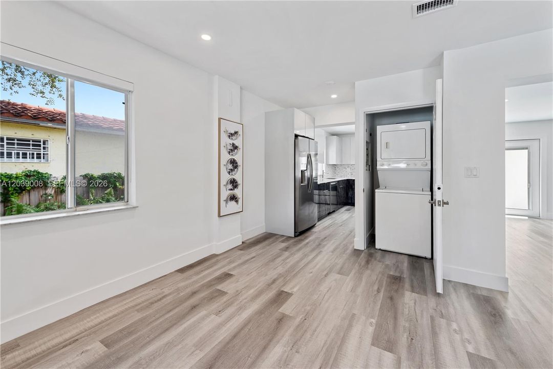For Rent: $5,200 (3 beds, 2 baths, 1599 Square Feet)