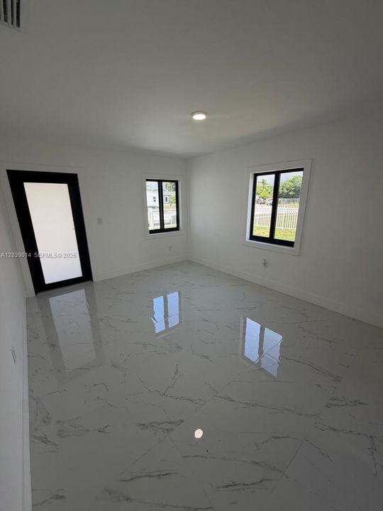 En Renta: $3,300 (3 camas, 2 baños, 864 Pies cuadrados)