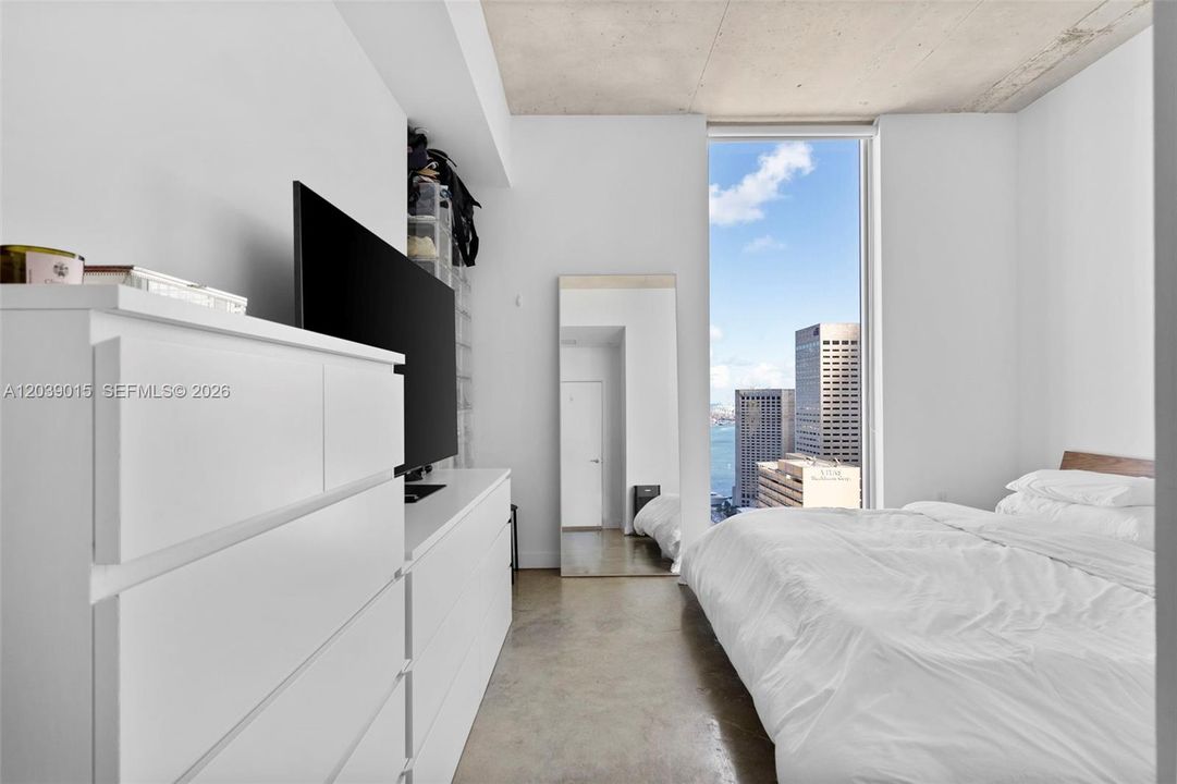 For Sale: $435,000 (2 beds, 1 baths, 736 Square Feet)