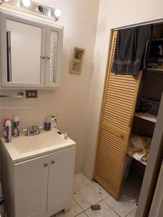 For Sale: $415,000 (3 beds, 2 baths, 1014 Square Feet)