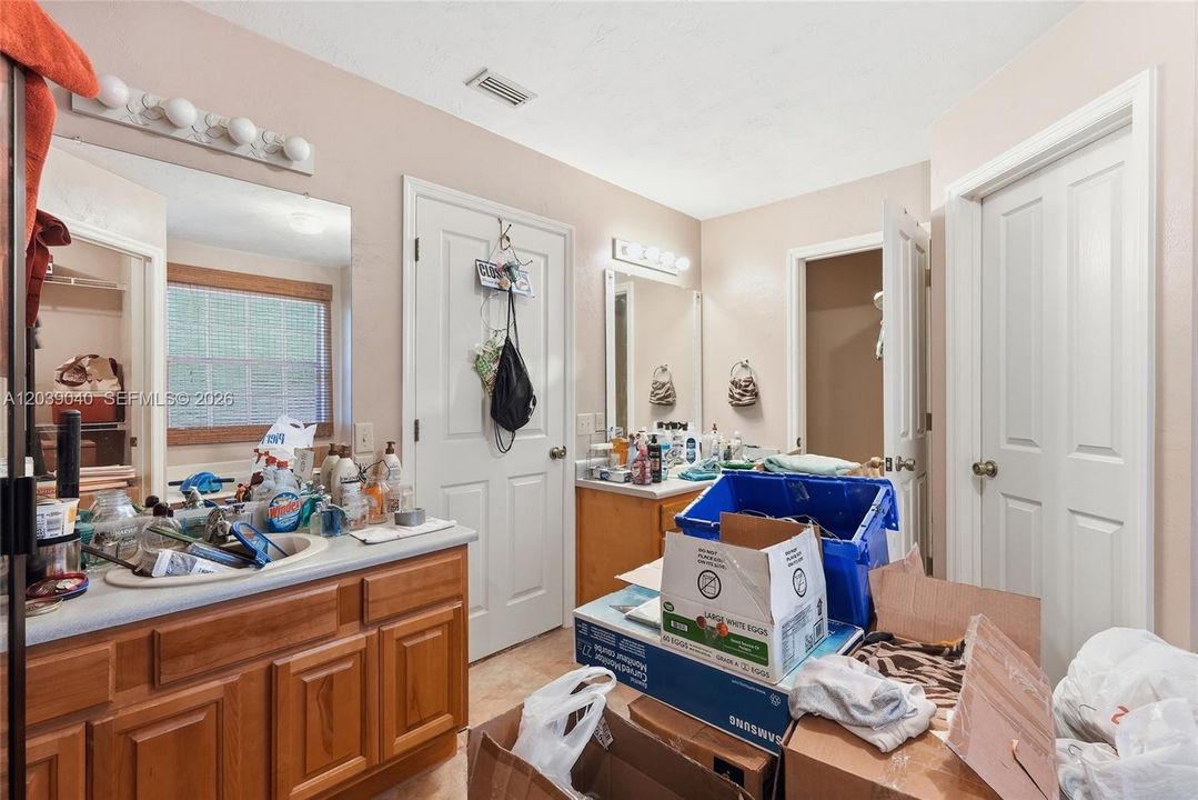 For Sale: $1,300,000 (4 beds, 2 baths, 2178 Square Feet)