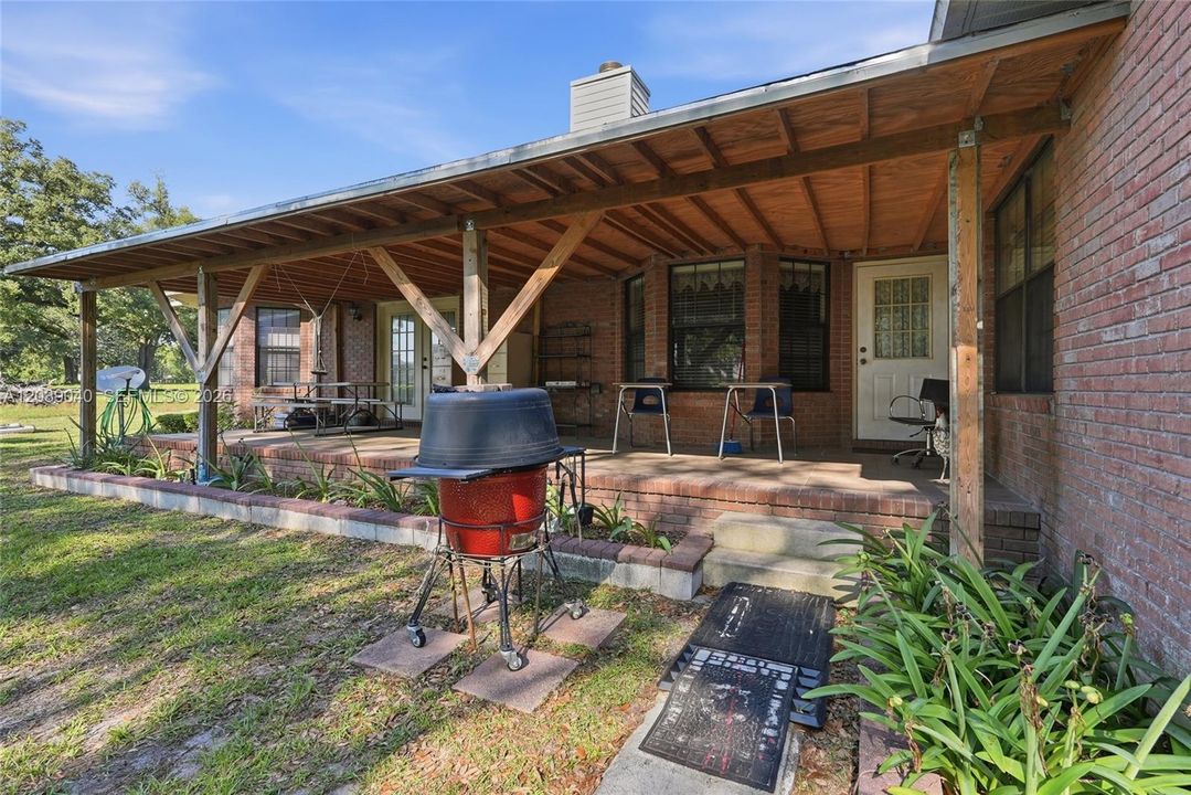 For Sale: $1,300,000 (4 beds, 2 baths, 2178 Square Feet)