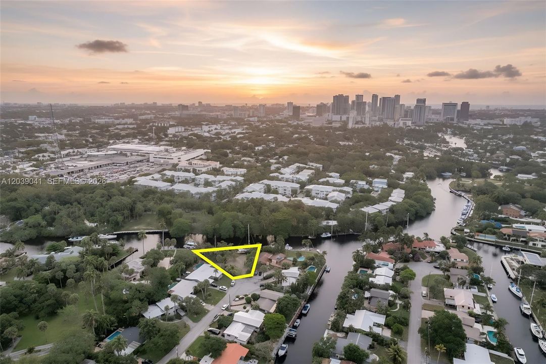 For Sale: $1,299,000 (0.23 acres)