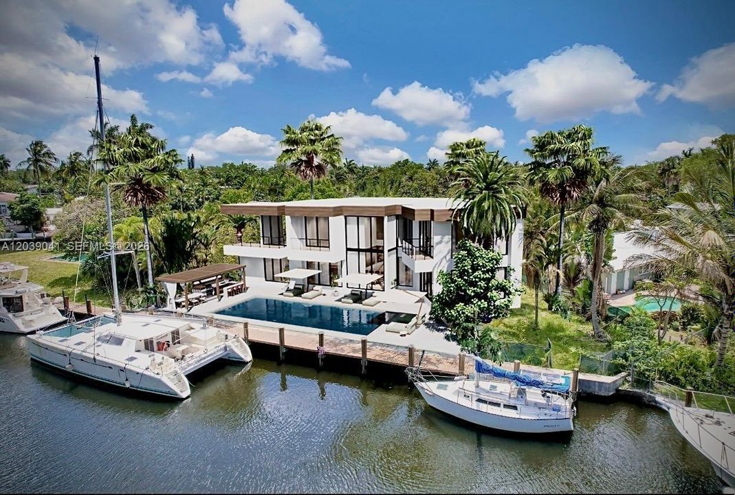 For Sale: $1,299,000 (0.23 acres)