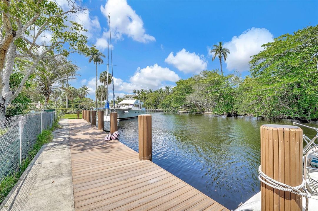 For Sale: $1,299,000 (0.23 acres)