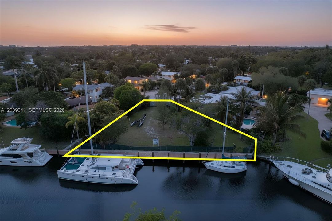 For Sale: $1,299,000 (0.23 acres)