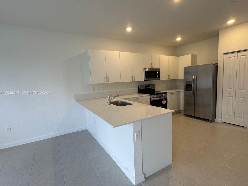 For Rent: $4,200 (4 beds, 2 baths, 1787 Square Feet)