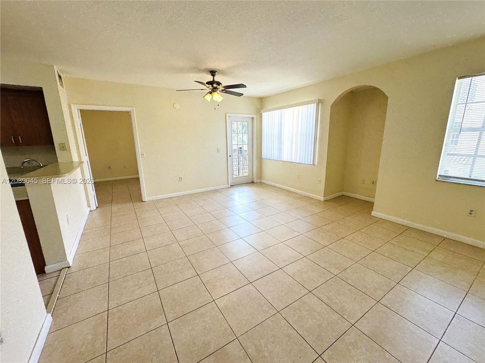 For Sale: $243,000 (2 beds, 2 baths, 1162 Square Feet)
