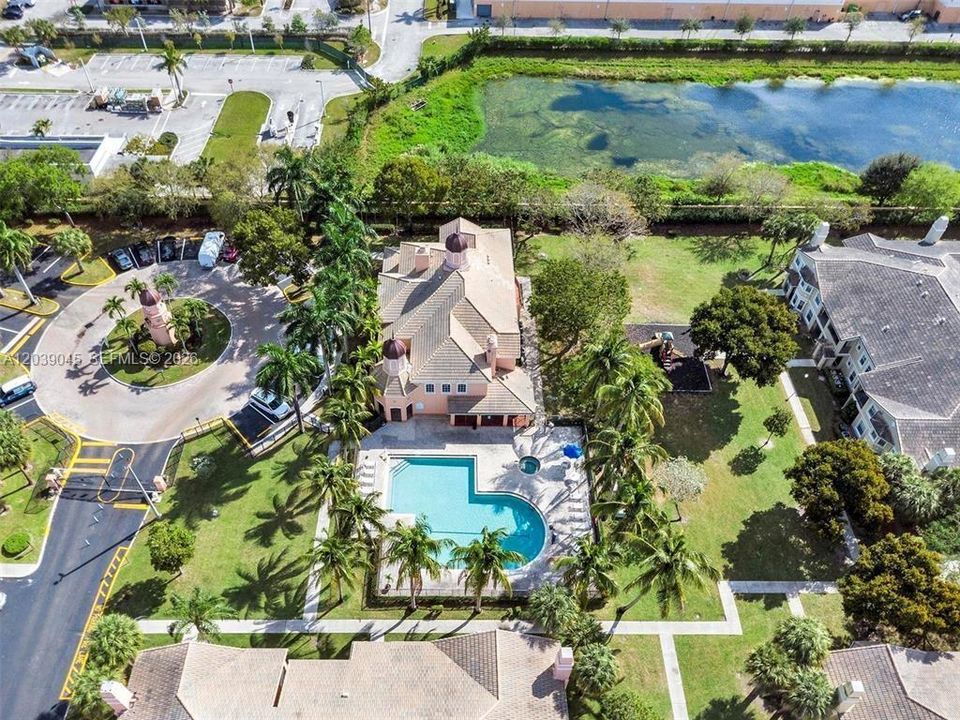 For Sale: $243,000 (2 beds, 2 baths, 1162 Square Feet)