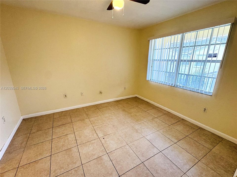 For Sale: $243,000 (2 beds, 2 baths, 1162 Square Feet)